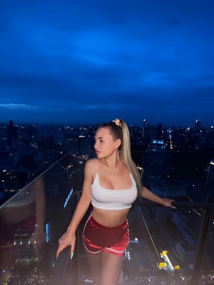 Лаура привлекальеная девушка из Изобильный цена от 10000 руб