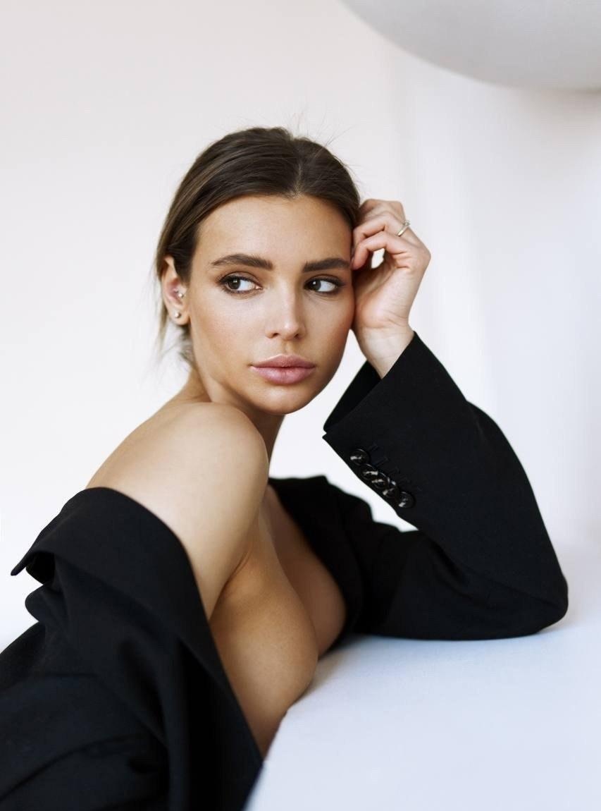 Санечка привлекальеная девушка из Изобильный цена от 4000 руб